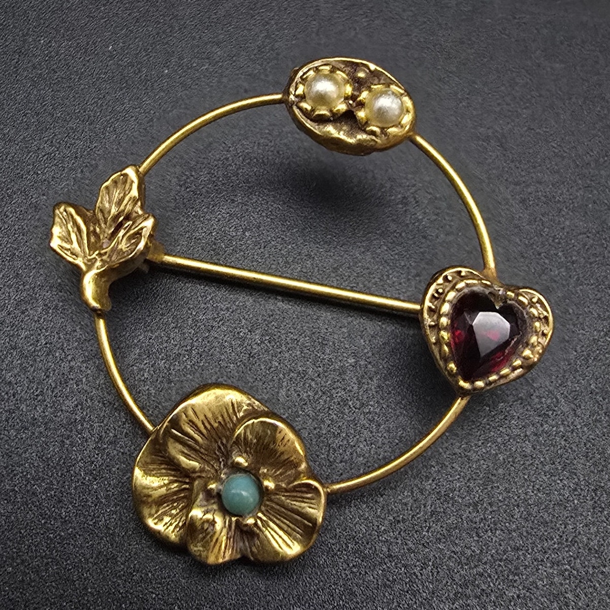 Goldette Style Brooch Gold Tione Flower Heart Vintage Costume Jewelry 24$
